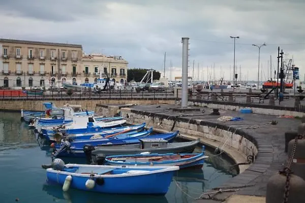 奥提伽达姆斯古典公寓 *